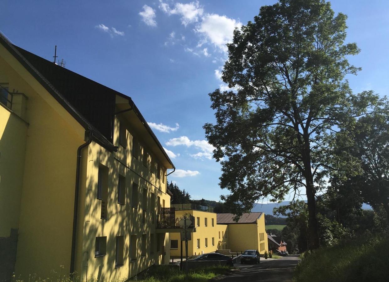 Black & White Apartments, Mytinka, Jeseník Екстериор снимка